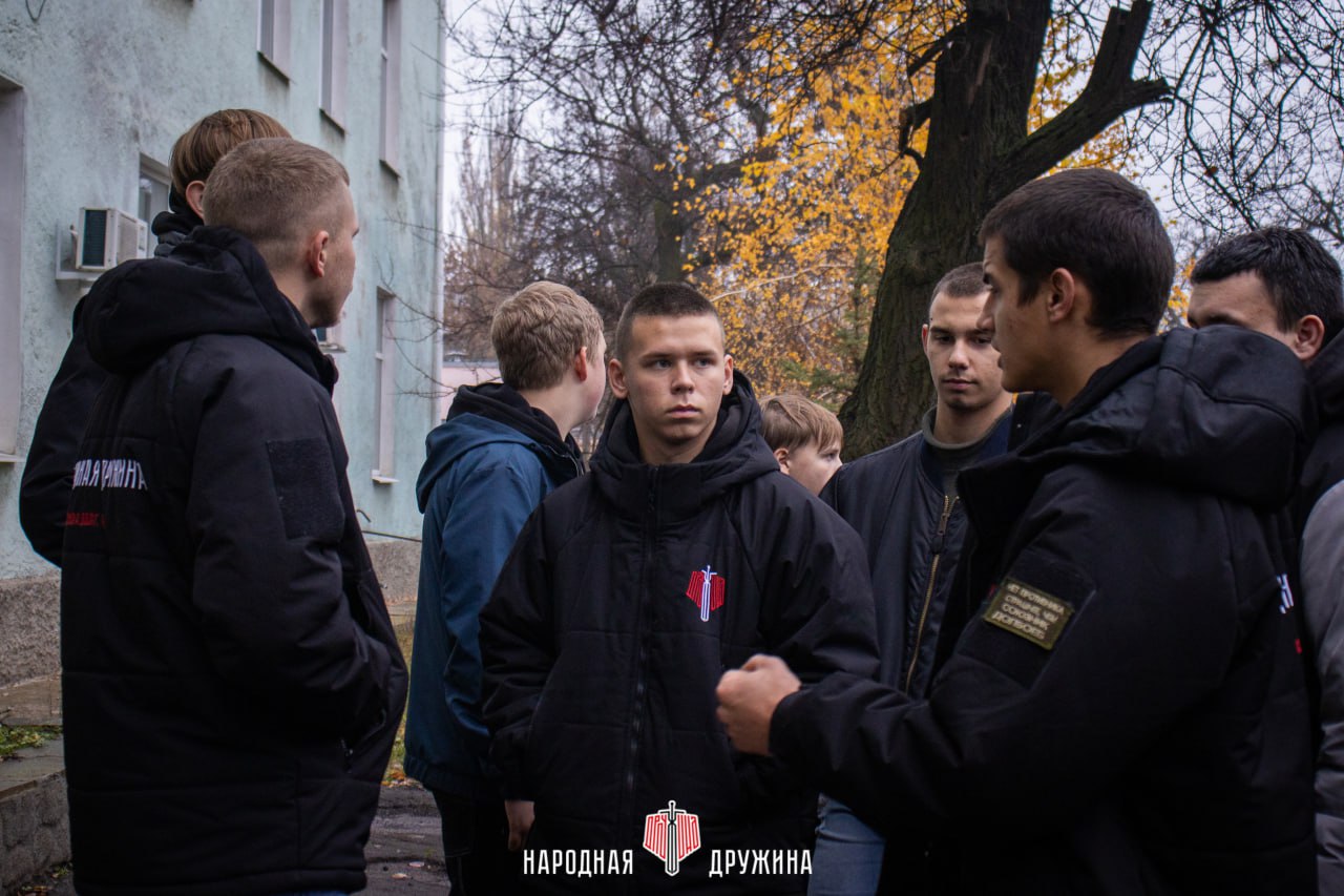 С заботой о гражданах. Команда Народной Дружины доставила 600 литров питьевой воды в Центральную городскую больницу Харцызска С заботой о гражданах. Команда Народной Дружины доставила 600 литров питьевой воды в Центральную городскую больницу Харцызска