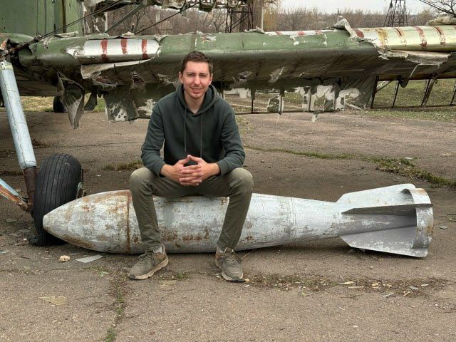 Военный фотограф Дмитрий Ягодкин из Донецка празднует День рождения Военный фотограф Дмитрий Ягодкин из Донецка празднует День рождения