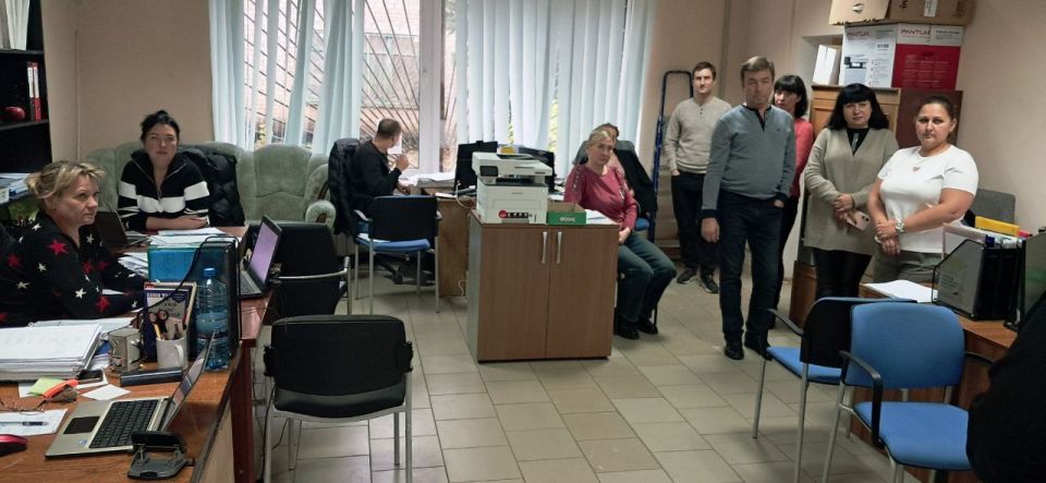 Сегодня, 12 ноября, заместитель главы администрации городского округа Макеевка Ирина Валентиновна Сидякина провела встречу по адресу: г. Макеевка, ул. Ленина,19 Сегодня, 12 ноября, заместитель главы администрации городского округа Макеевка Ирина Валентиновна Сидякина провела встречу по адресу: г. Макеевка, ул. Ленина,19