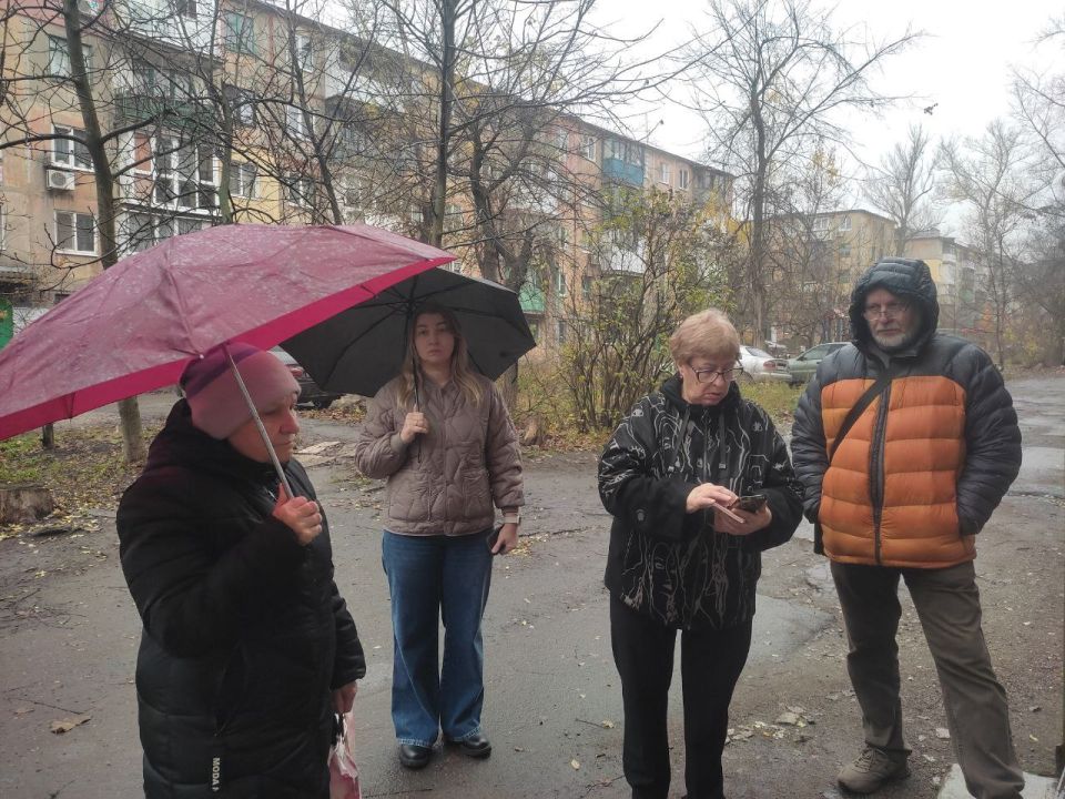 Во исполнение поручения Главы ДНР Дениса Пушилина, в Кировском внутригородском районе продолжаются встречи с населением на подведомственной территории Во исполнение поручения Главы ДНР Дениса Пушилина, в Кировском внутригородском районе продолжаются встречи с населением на подведомственной территории