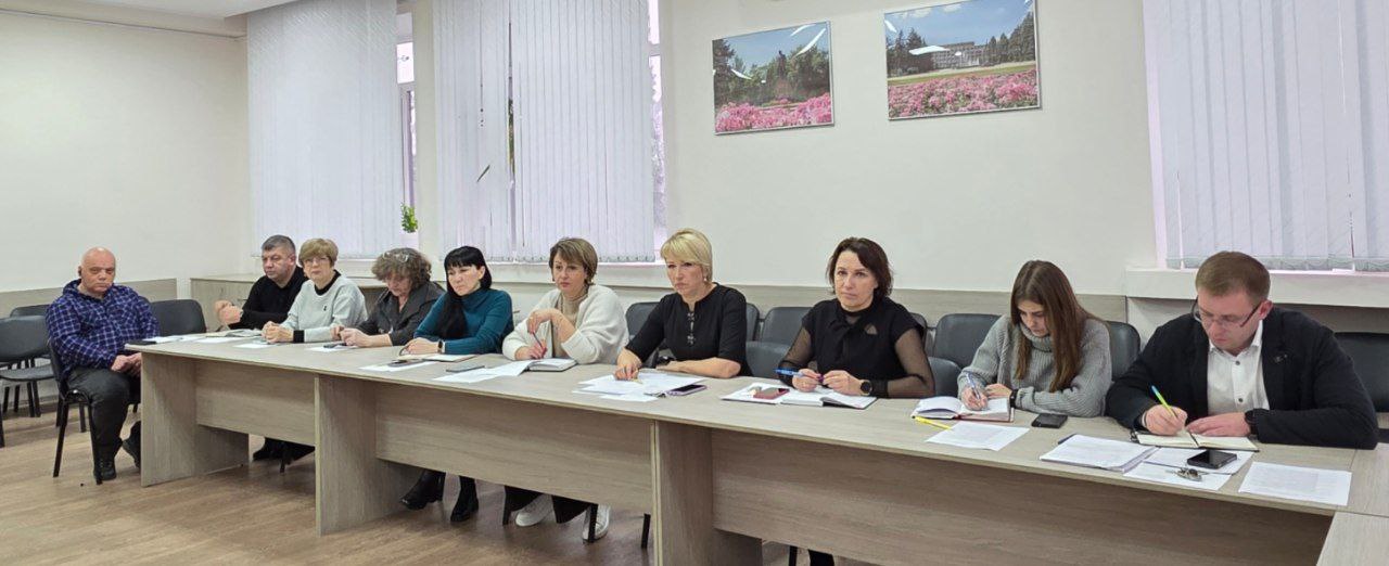 Татьяна Копылова: Сегодня, 12 ноября, провела аппаратное совещание Управы Ворошиловского внутригородского района Администрации городского округа Донецк обсуждались вопросы жизнедеятельности района, а именно: Татьяна Копылова: Сегодня, 12 ноября, провела аппаратное совещание Управы Ворошиловского внутригородского района Администрации городского округа Донецк обсуждались вопросы жизнедеятельности района, а именно: