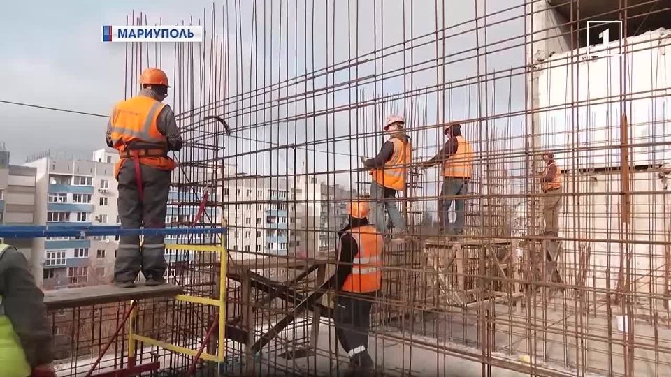 От руин до современных многоэтажек: московские специалисты восстанавливают жилые дома Мариуполя