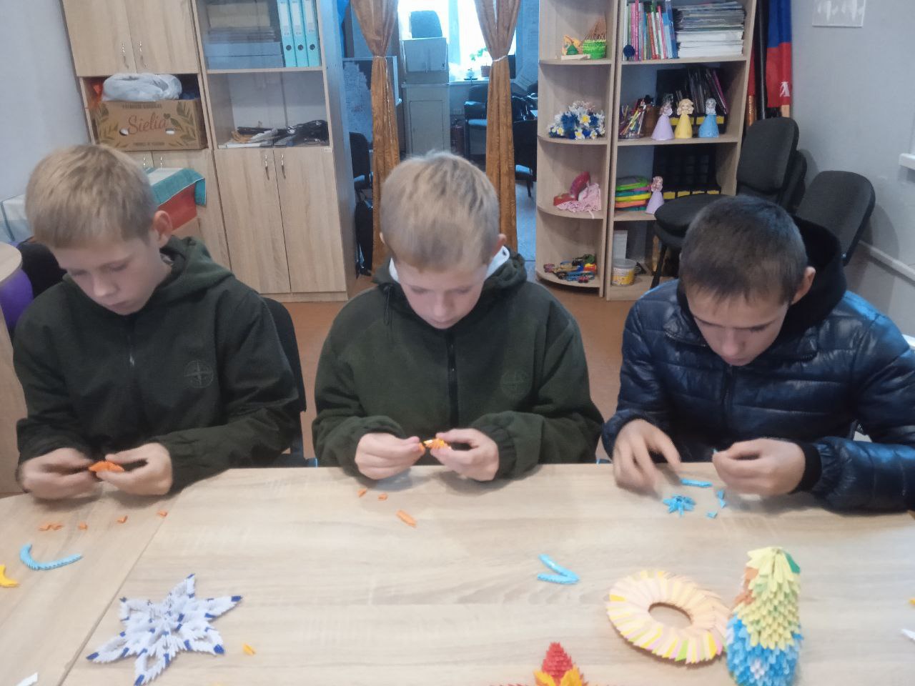 «Сказочный мир оригами». в МБУ «Красновский СДК» состоялся мастер-класс, посвященный Всемирному дню оригами «Сказочный мир оригами». в МБУ «Красновский СДК» состоялся мастер-класс, посвященный Всемирному дню оригами