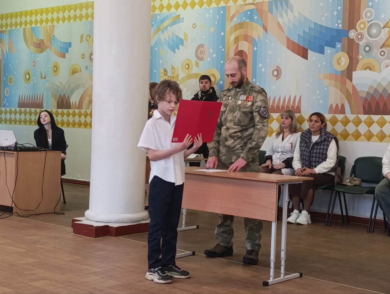 В школе Ждановки открылся третий гвардейский класс В школе Ждановки открылся третий гвардейский класс