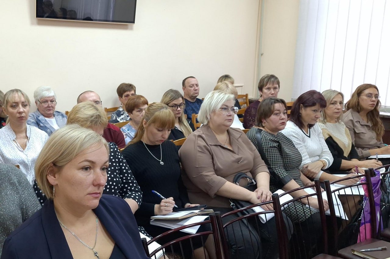 В администрации Шахтерского округа провели аппаратное совещание с руководителями теротделов В администрации Шахтерского округа провели аппаратное совещание с руководителями теротделов