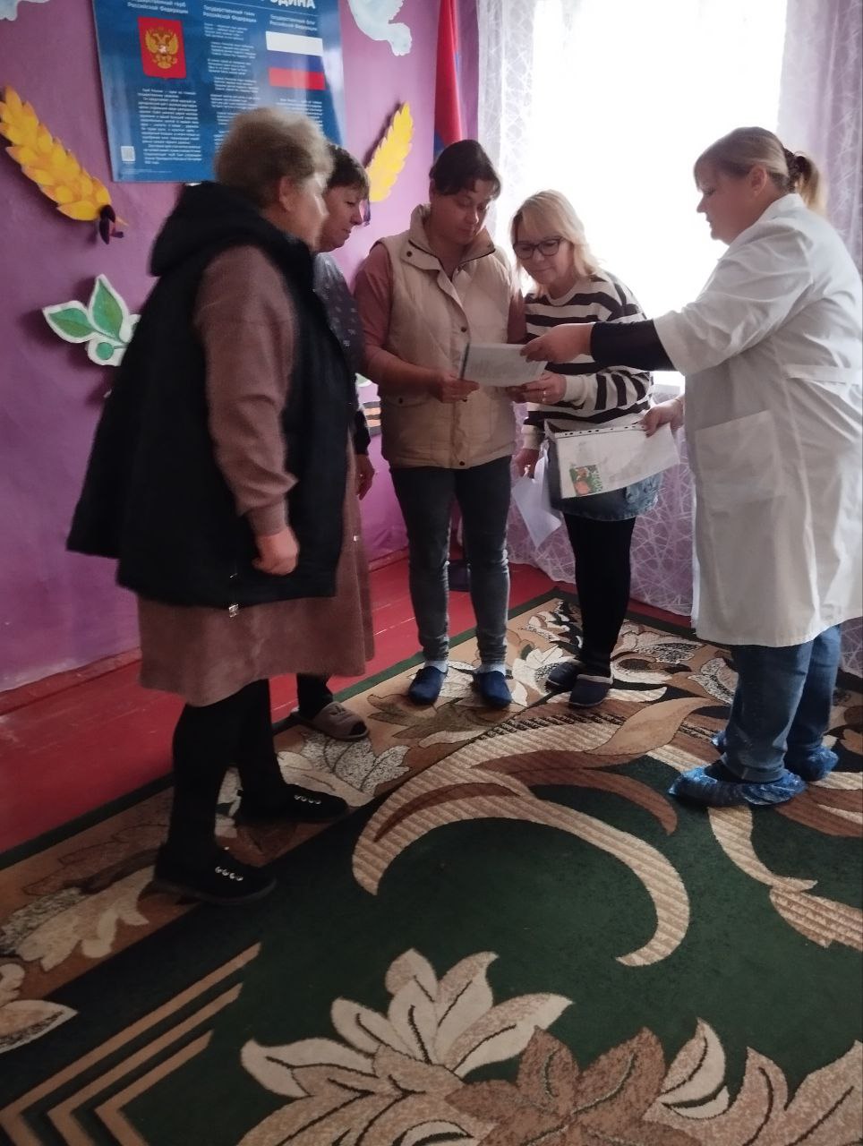 Заведующая Богдановским ФП провела беседу с сотрудниками детского сада "Солнышко" на тему: "Сахарный диабет, его первые симптомы, профилактика"