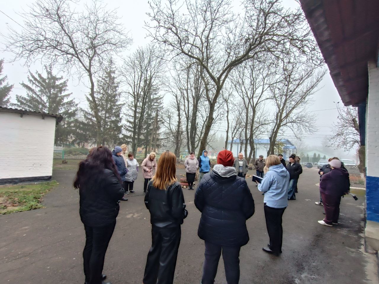 Сегодня заместитель главы Администрации Володарского муниципального округа Полтарак В.В. провела встречу с жителями с. Новокрасновка Сегодня заместитель главы Администрации Володарского муниципального округа Полтарак В.В. провела встречу с жителями с. Новокрасновка