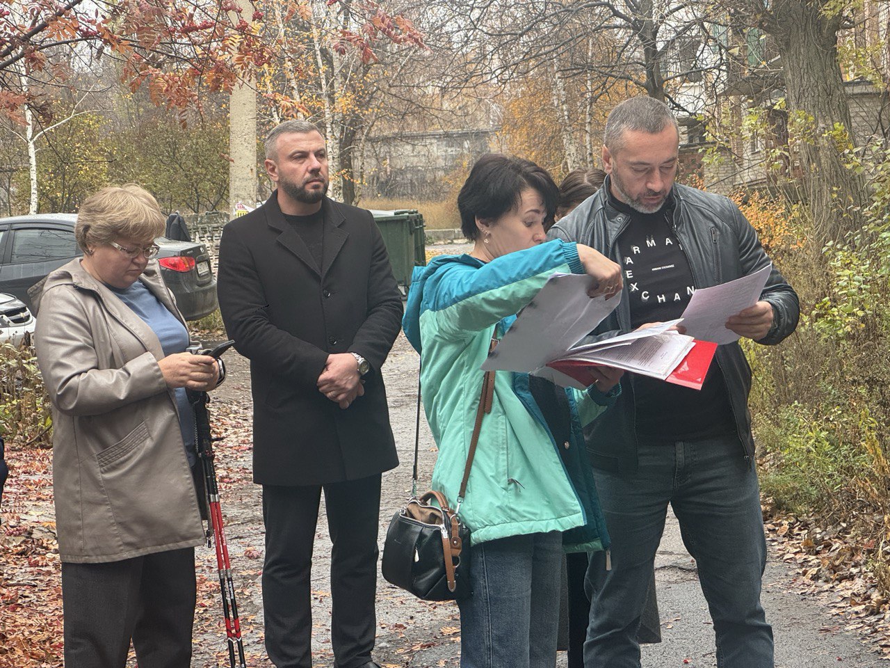 Депутаты Марина Каплянок и Юрий Афендиков совместно с руководителем Управы Кировского внутригородского района городского округа Макеевка Андреем Хорошко провели сход жителей ул. Циолковской Депутаты Марина Каплянок и Юрий Афендиков совместно с руководителем Управы Кировского внутригородского района городского округа Макеевка Андреем Хорошко провели сход жителей ул. Циолковской