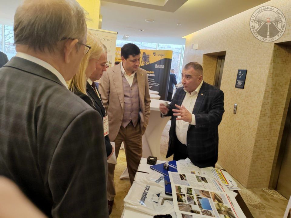 Сегодня в Кирове стартовал III Всероссийский конгресс «Дороги. Мосты. Благоустройство» Сегодня в Кирове стартовал III Всероссийский конгресс «Дороги. Мосты. Благоустройство»