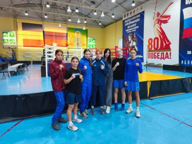 Женская сборная ДНР по боксу отправилась на Всероссийские соревнования по боксу девушек 15-16 , юниорок 17-18 в город Сальск
