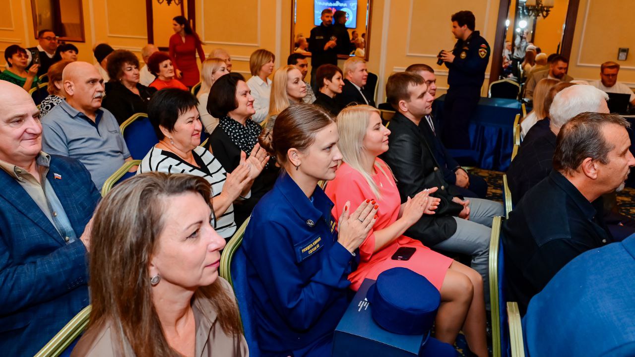 Наталья Великодная: Торжественное мероприятие, посвященное 10-летию создания проекта "Народный контроль" собрало народных контролеров из разных муниципалитетов Донецкой Народной Республики Наталья Великодная: Торжественное мероприятие, посвященное 10-летию создания проекта "Народный контроль" собрало народных контролеров из разных муниципалитетов Донецкой Народной Республики