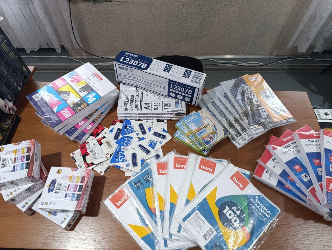 Красноселькупский район (ЯНАО) передал гуманитарную помощь для Дмитровской школы Волновахского округа