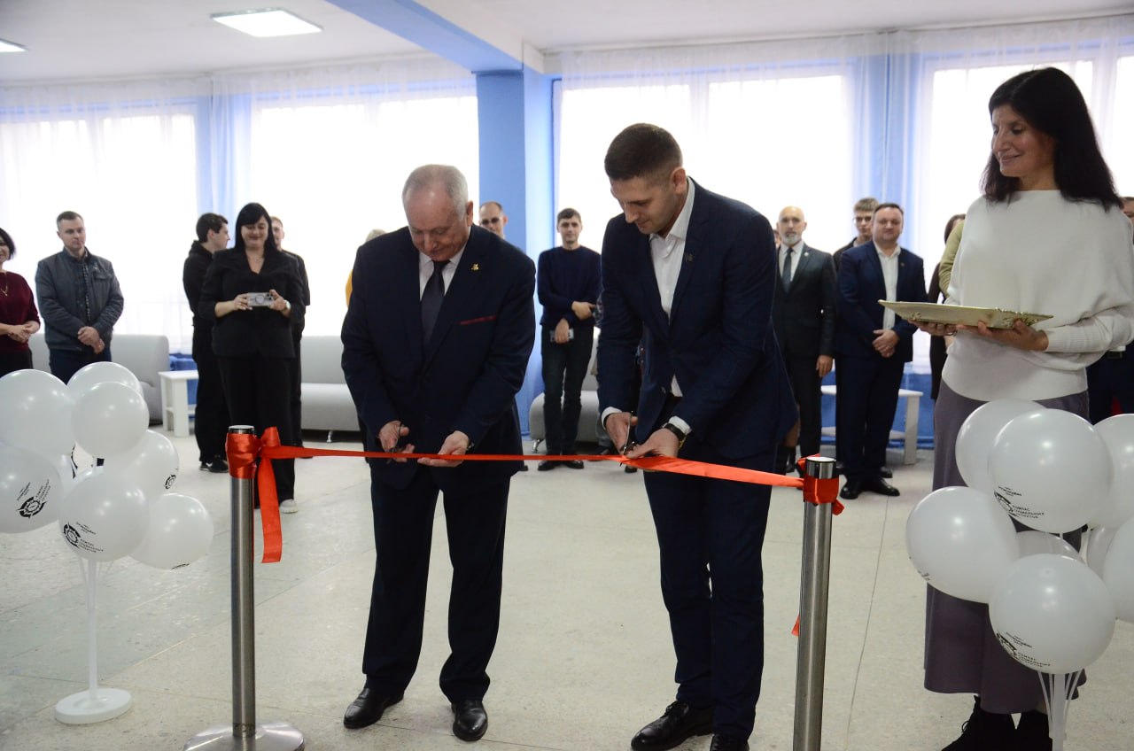 Заместитель Председателя Народного Совета ДНР Николай Сытов принял участие в торжественном открытии мастерской социального проектирования «Компас социальных проектов» в ДонНТУ Заместитель Председателя Народного Совета ДНР Николай Сытов принял участие в торжественном открытии мастерской социального проектирования «Компас социальных проектов» в ДонНТУ