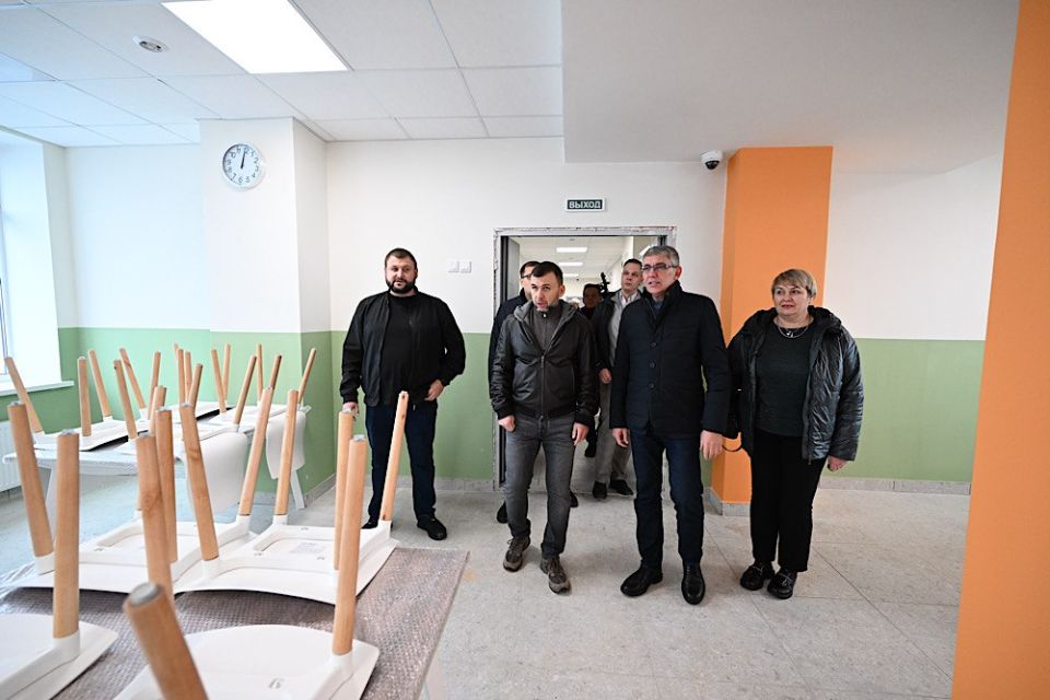 Губернатор Тульской области Дмитрий Миляев в ходе рабочего визита в Мариуполь совместно с Главой ДНР Денисом Пушилиным проинспектировал ход восстановления социальной инфраструктуры города Губернатор Тульской области Дмитрий Миляев в ходе рабочего визита в Мариуполь совместно с Главой ДНР Денисом Пушилиным проинспектировал ход восстановления социальной инфраструктуры города