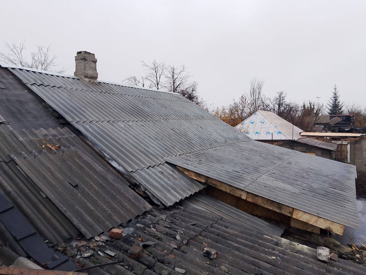 Александр Пеняев: Силами волонтеров в Авдеевке восстановлен еще один дом Александр Пеняев: Силами волонтеров в Авдеевке восстановлен еще один дом