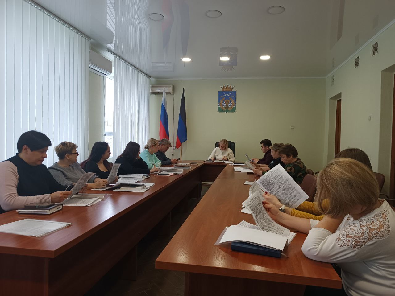 Сегодня состоялось заседание Комиссии по делам несовершеннолетних и защите их прав под председательством заместителя главы Администрации Володарского муниципального округа Полтарак Викалины Викторовны