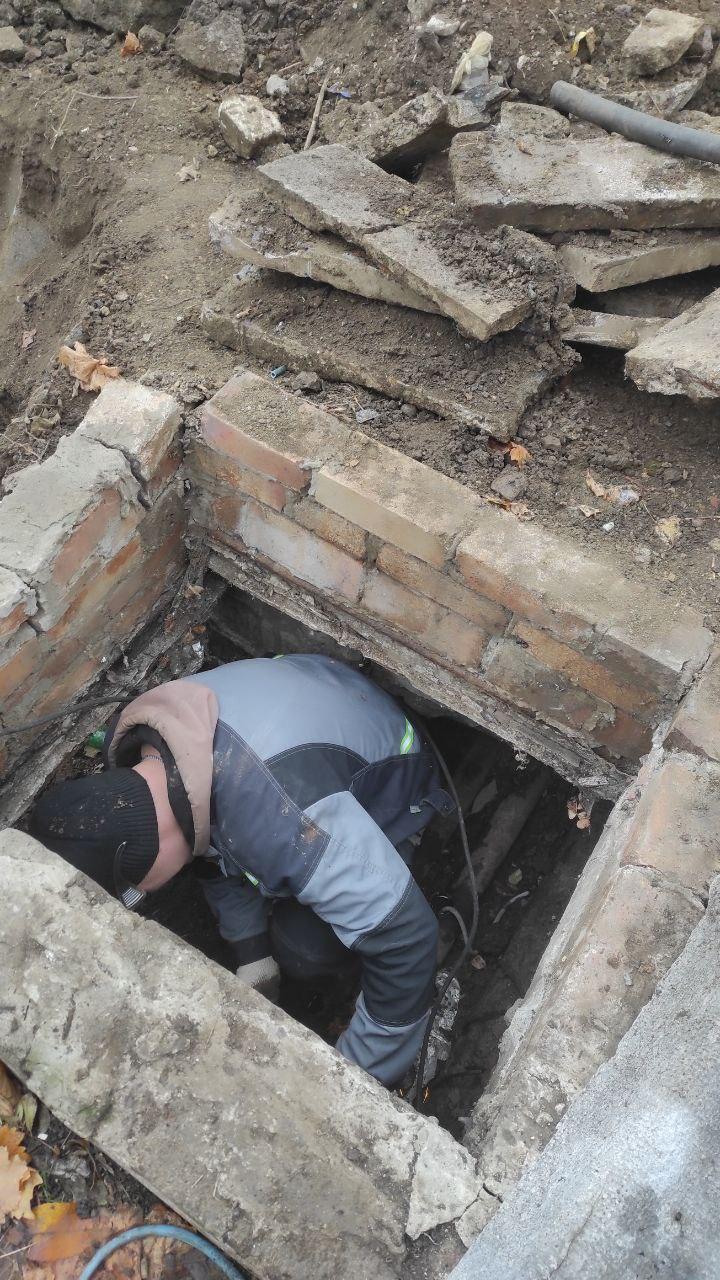 Колымские слесари-сантехники помогли ликвидировать коммунальную аварию в Ждановке Колымские слесари-сантехники помогли ликвидировать коммунальную аварию в Ждановке