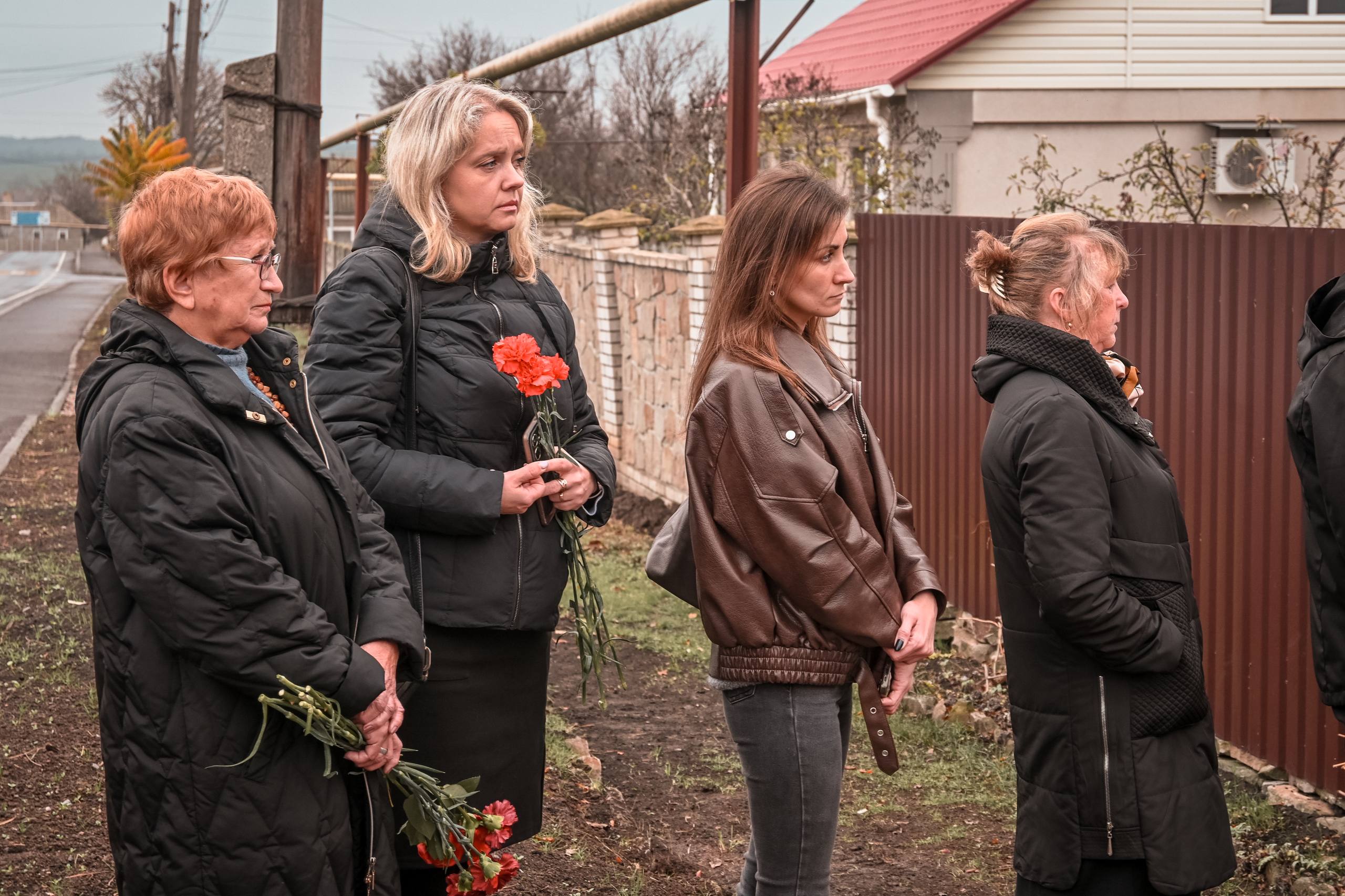 В Старобешево установили Звезду Героя Пефтиеву Георгию В Старобешево установили Звезду Героя Пефтиеву Георгию