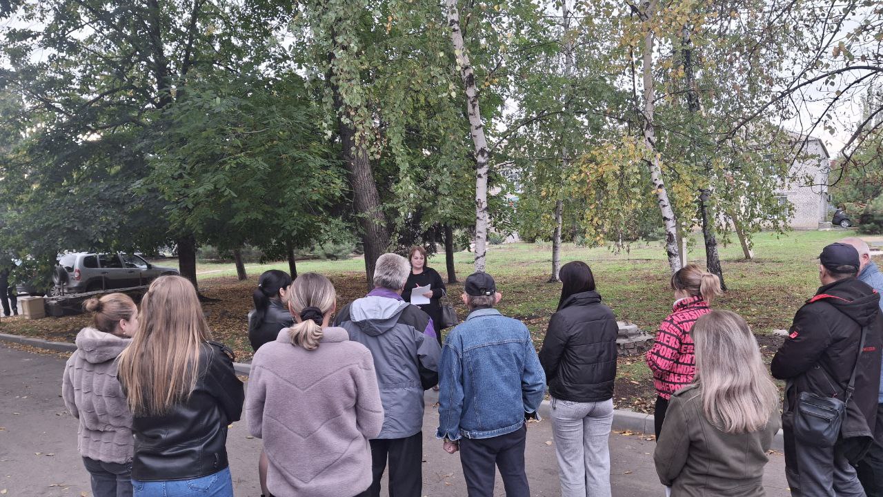 Сегодня депутат Тельмановского муниципального совета Елизавета Кямилева провела встречу с жителями пгт