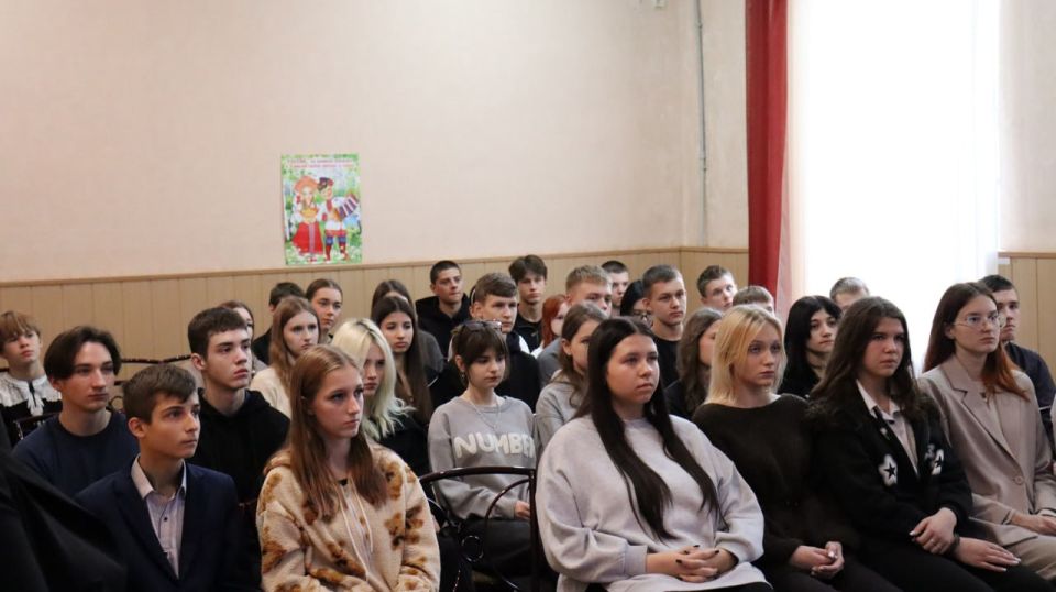 Сегодня в Муниципальном бюджетном учреждении «Городской дворец культуры им. В. Г. Кирсановой», Дворец культуры «ЯКХЗ» состоялось очень важное мероприятие, тема которого «Проблематика вовлечения молодежи в деструктивную... Сегодня в Муниципальном бюджетном учреждении «Городской дворец культуры им. В. Г. Кирсановой», Дворец культуры «ЯКХЗ» состоялось очень важное мероприятие, тема которого «Проблематика вовлечения молодежи в деструктивную...
