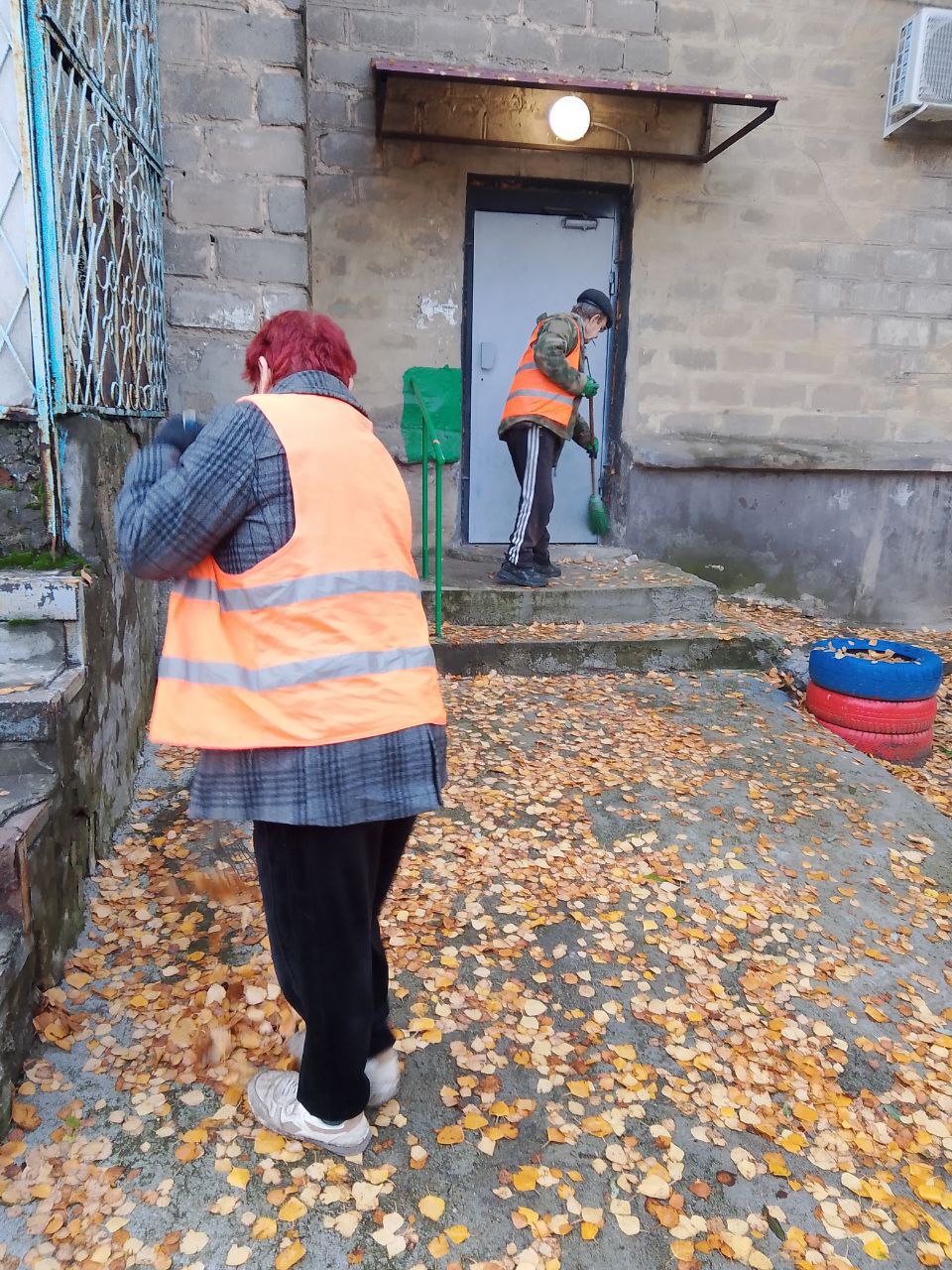 Сегодня, 13 ноября 2025 года, в рамках проекта «Городская среда», реализуемого Единой Россией , работники предприятий Кировского района приняли участие в традиционной экологической акции «Чистый четверг» Сегодня, 13 ноября 2025 года, в рамках проекта «Городская среда», реализуемого Единой Россией , работники предприятий Кировского района приняли участие в традиционной экологической акции «Чистый четверг»