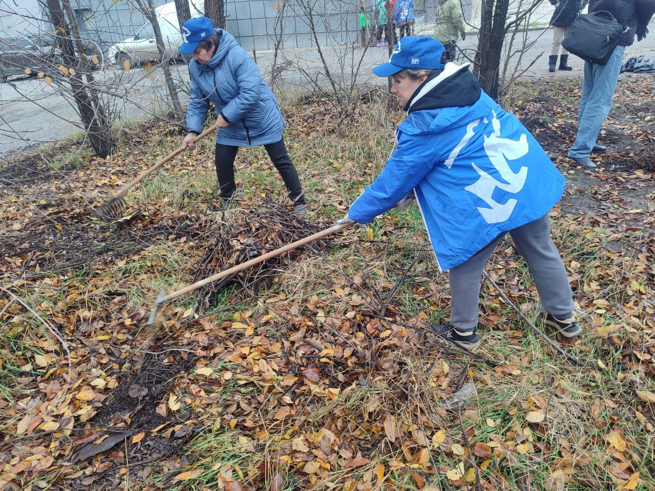 Елена Синецкая: Сегодня, 13 ноября, в рамках проекта «Городская среда», реализуемого Всероссийской Политической Партией «Единая Россия», сотрудники Управы Калининского внутригородского района Администрации городского округа... Елена Синецкая: Сегодня, 13 ноября, в рамках проекта «Городская среда», реализуемого Всероссийской Политической Партией «Единая Россия», сотрудники Управы Калининского внутригородского района Администрации городского округа...