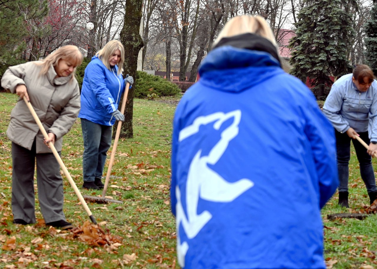 Иван Адамец: В Куйбышевском районе продолжается экологическая акция «Чистый четверг» в рамках проекта «Городская среда» партии «Единая Россия» Иван Адамец: В Куйбышевском районе продолжается экологическая акция «Чистый четверг» в рамках проекта «Городская среда» партии «Единая Россия»
