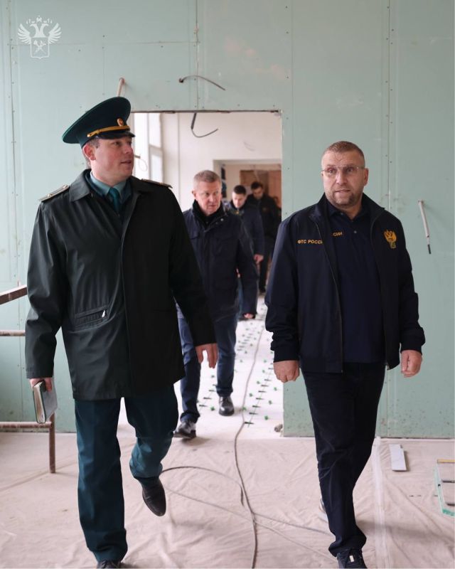 Валерий Пикалёв проинспектировал ход ремонтно-восстановительных работ объектов таможенной инфраструктуры в Мариуполе Валерий Пикалёв проинспектировал ход ремонтно-восстановительных работ объектов таможенной инфраструктуры в Мариуполе