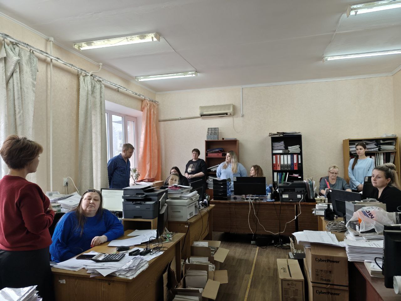 Заместитель Главы Новоазовского муниципального округа Ирина Головань в встретилась с коллективом Централизованной бухгалтерии Управления образования