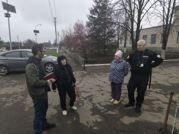 Заведующий Осыковским территориальным сектором Администрации Старобешевского муниципального округа Дмитренко Евгений Александрович провёл встречу с населением села Осыково