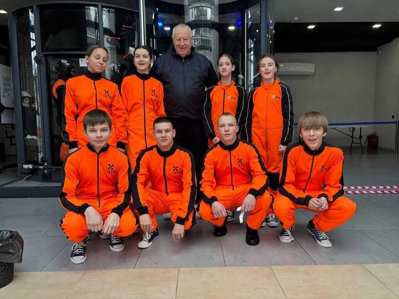 Александр Шатов: Шахтерские теннисисты полетали в аэродинамическом комплексе на Сахалине Александр Шатов: Шахтерские теннисисты полетали в аэродинамическом комплексе на Сахалине