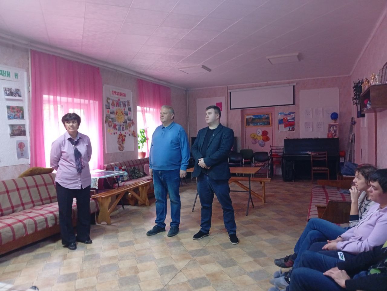 Сегодня, 13 ноября 2025 года, по поручению Главы Республики Дениса Пушилина, депутат Донецкого городского Совета ДНР Михаил Рыбаков провел встречу с трудовым коллективом Донецкого городского общества активных инвалидов...