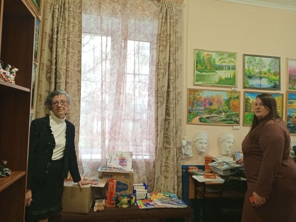 Активисты Женского движения партии "Единая Россия" и Совет женщин Шахтёрска благодарят за полученный гуманитарный груз, собранный неравнодушными жителями Сахалина для воспитанников Шахтёрской школы искусств Активисты Женского движения партии "Единая Россия" и Совет женщин Шахтёрска благодарят за полученный гуманитарный груз, собранный неравнодушными жителями Сахалина для воспитанников Шахтёрской школы искусств