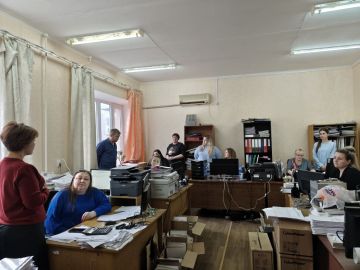 Заместитель Главы Новоазовского муниципального округа Ирина Головань в встретилась с коллективом Централизованной бухгалтерии Управления образования