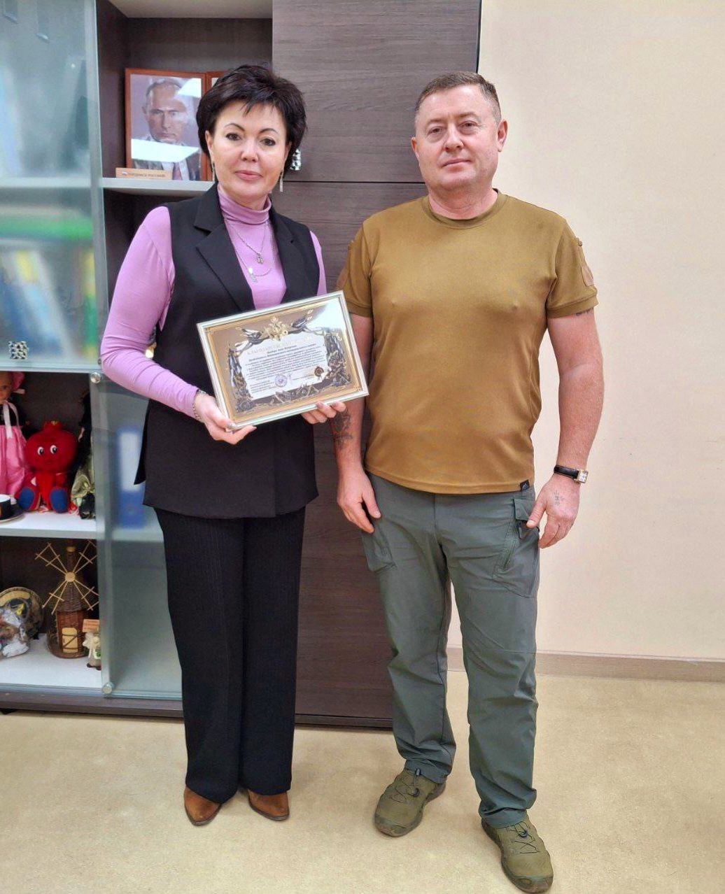 Председатель Ясиноватского муниципального совета Анна Бондарь отмечена благодарностью от воинской части!