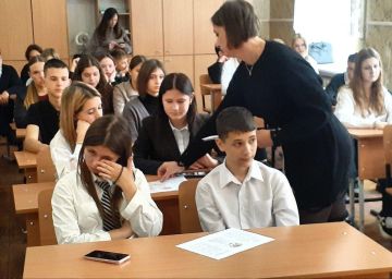 В школах Ждановки прошел цикл просветительских мероприятий