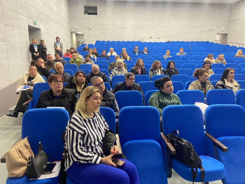 Особенности трудоустройства несовершеннолетних обсудили на первом в Волновахском муниципальном округе Форуме для работодателей Особенности трудоустройства несовершеннолетних обсудили на первом в Волновахском муниципальном округе Форуме для работодателей