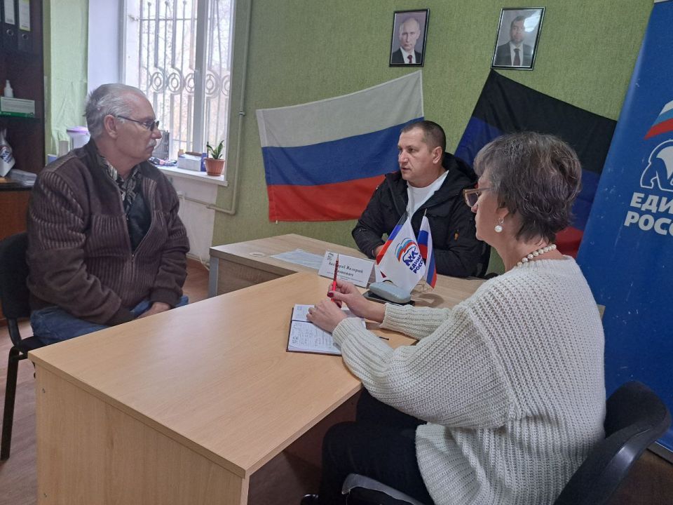 13 ноября 2025 года, заместитель главы администрации городского округа Дебальцево Валерий Бессараб, провёл личный прием граждан в местной общественной приёмной Светлодарского местного отделения Партии "Единая Россия" в... 13 ноября 2025 года, заместитель главы администрации городского округа Дебальцево Валерий Бессараб, провёл личный прием граждан в местной общественной приёмной Светлодарского местного отделения Партии "Единая Россия" в...