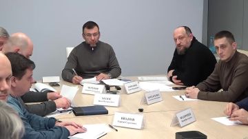 #МФЦИнформирует. Глава ДНР Д.В. Пушилин провел первое заседание регионального штаба, который будет координировать реализацию программ по догазификации населенных пунктов Республики и газификации объектов ЖКХ, промышленных и...