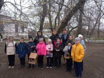 В образовательных учреждениях Тельмановского м.о. прошли мероприятия, посвящённые Синичкину дню