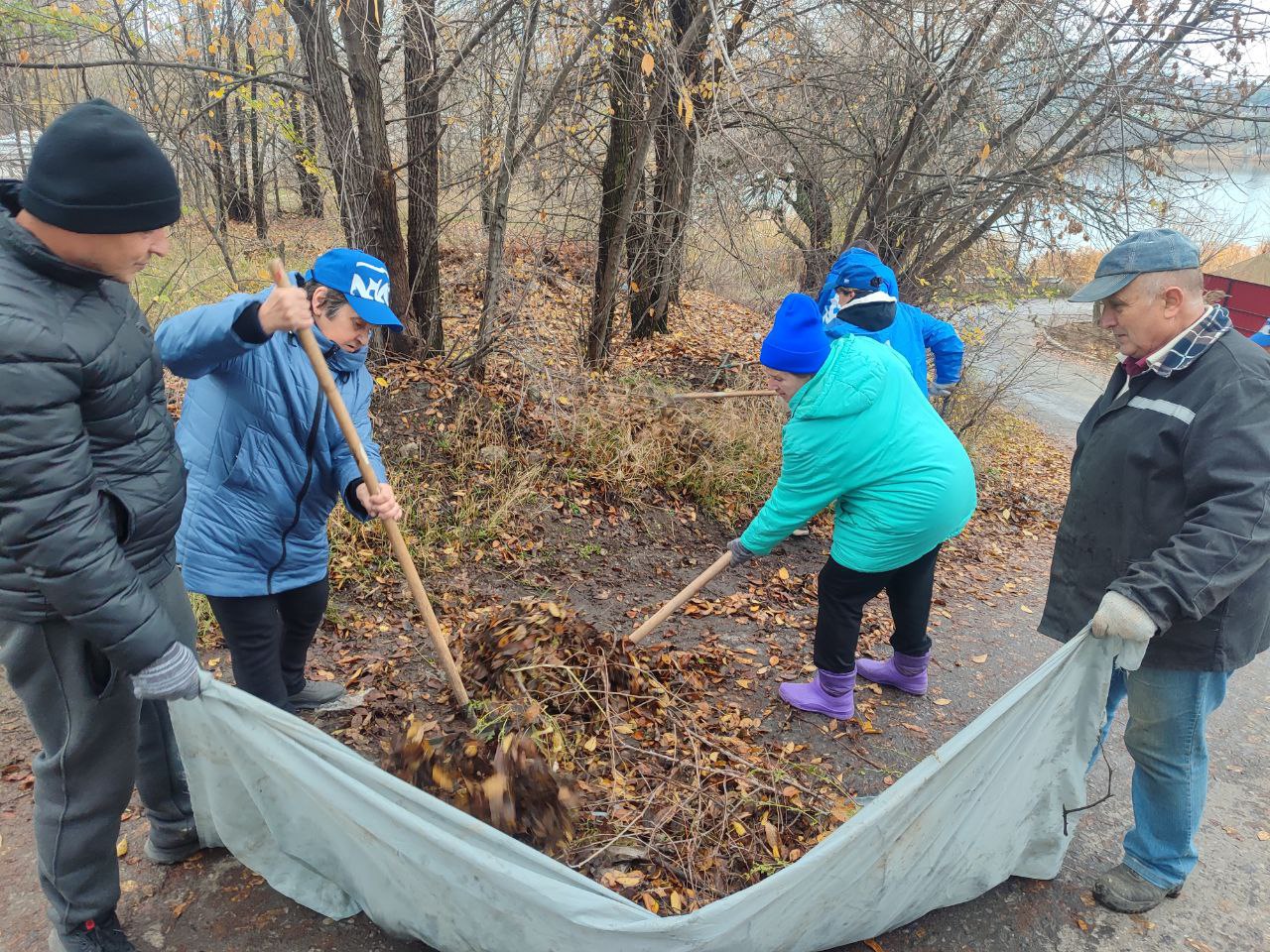Елена Синецкая: Сегодня, 13 ноября, в рамках проекта «Городская среда», реализуемого Всероссийской Политической Партией «Единая Россия», сотрудники Управы Калининского внутригородского района Администрации городского округа... Елена Синецкая: Сегодня, 13 ноября, в рамках проекта «Городская среда», реализуемого Всероссийской Политической Партией «Единая Россия», сотрудники Управы Калининского внутригородского района Администрации городского округа...