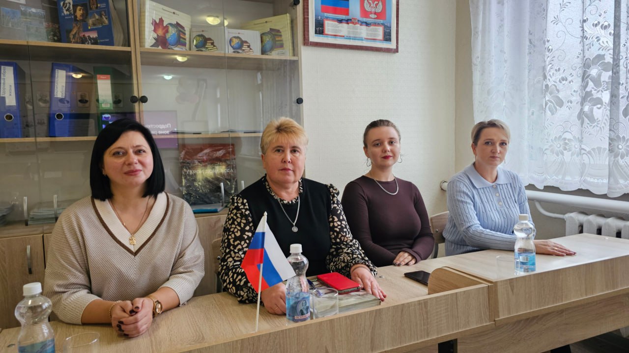 Заседание школьного дискуссионного клуба Заседание школьного дискуссионного клуба