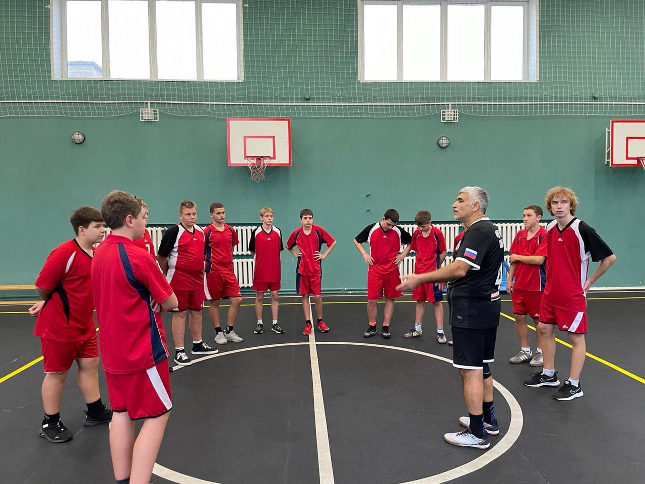 С целью повышения квалификации учителей физической культуры, содействие обмену опытом между ними и тренерами-преподавателями Камчатского края, а также ознакомления с современными методиками тренировочного процесса и... С целью повышения квалификации учителей физической культуры, содействие обмену опытом между ними и тренерами-преподавателями Камчатского края, а также ознакомления с современными методиками тренировочного процесса и...