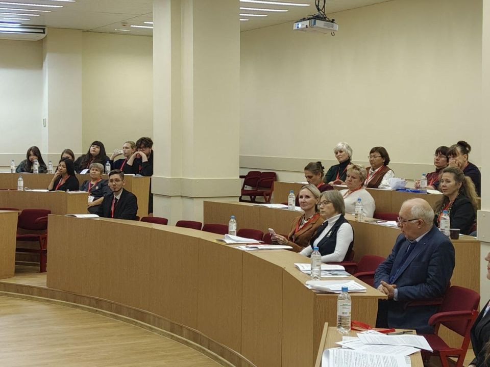 Преподаватели из ДНР выступили на Межрегиональной конференции по вопросам русского языка в Ленобласти Преподаватели из ДНР выступили на Межрегиональной конференции по вопросам русского языка в Ленобласти