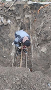 Колымские слесари-сантехники помогли ликвидировать коммунальную аварию в Ждановке