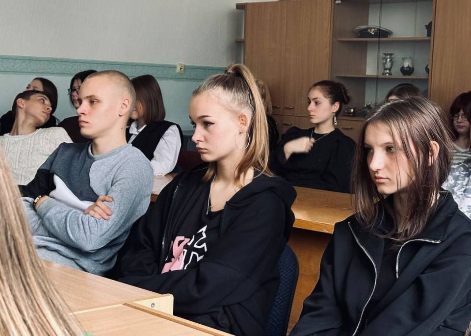 Иван Адамец: В школе № 71 состоялась встреча учащихся с членами Комиссии по делам несовершеннолетних и защите их прав при Управе Куйбышевского района Иван Адамец: В школе № 71 состоялась встреча учащихся с членами Комиссии по делам несовершеннолетних и защите их прав при Управе Куйбышевского района
