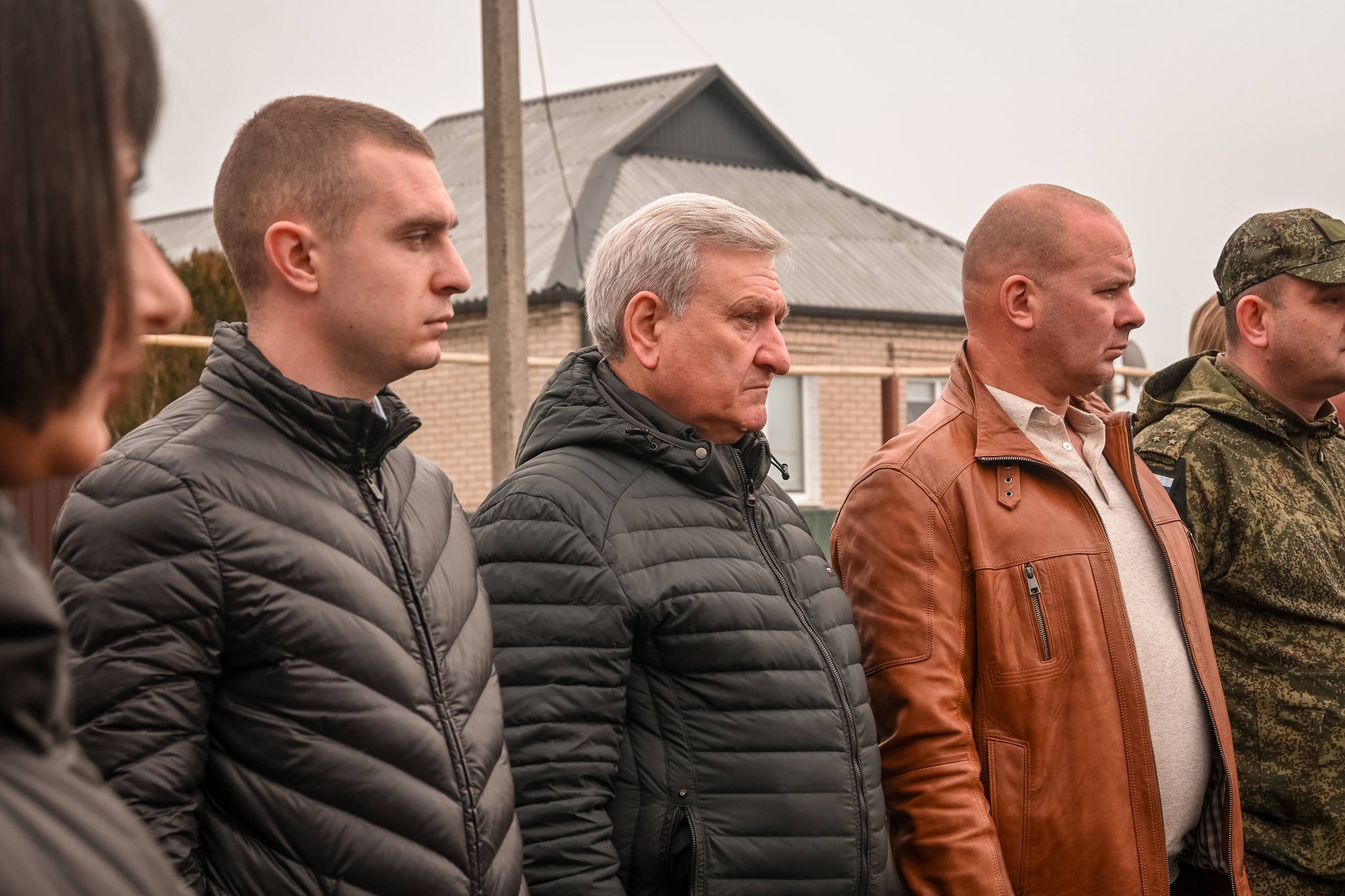 В Старобешево установили Звезду Героя Пефтиеву Георгию В Старобешево установили Звезду Героя Пефтиеву Георгию