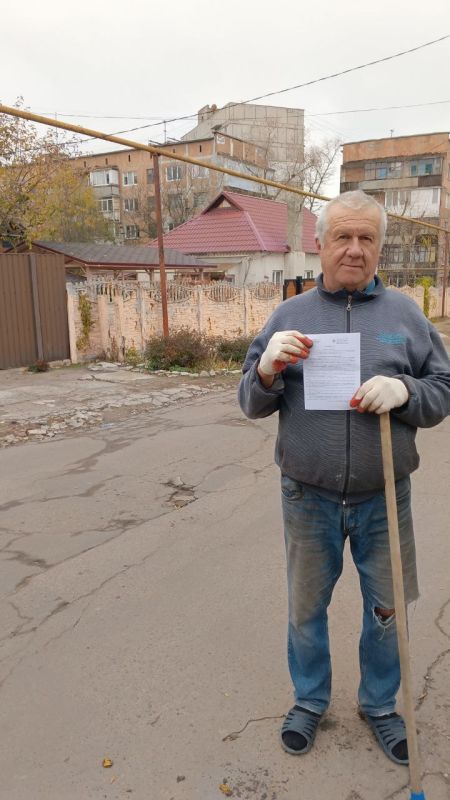 Инспекторами отдела по взаимодействию с населением Ленинского района г. Донецка МКУ «Центр организации общественного самоуправления» проводятся рейды среди жителей домов частного сектора по вопросам соблюдения правил... Инспекторами отдела по взаимодействию с населением Ленинского района г. Донецка МКУ «Центр организации общественного самоуправления» проводятся рейды среди жителей домов частного сектора по вопросам соблюдения правил...