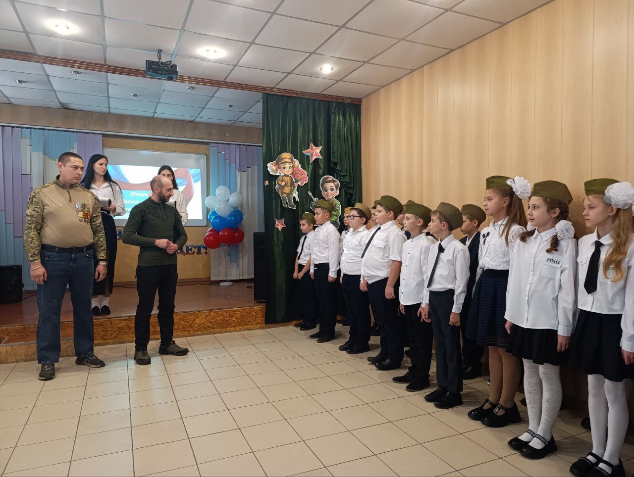 В Ждановке юные школьники приняли присягу В Ждановке юные школьники приняли присягу