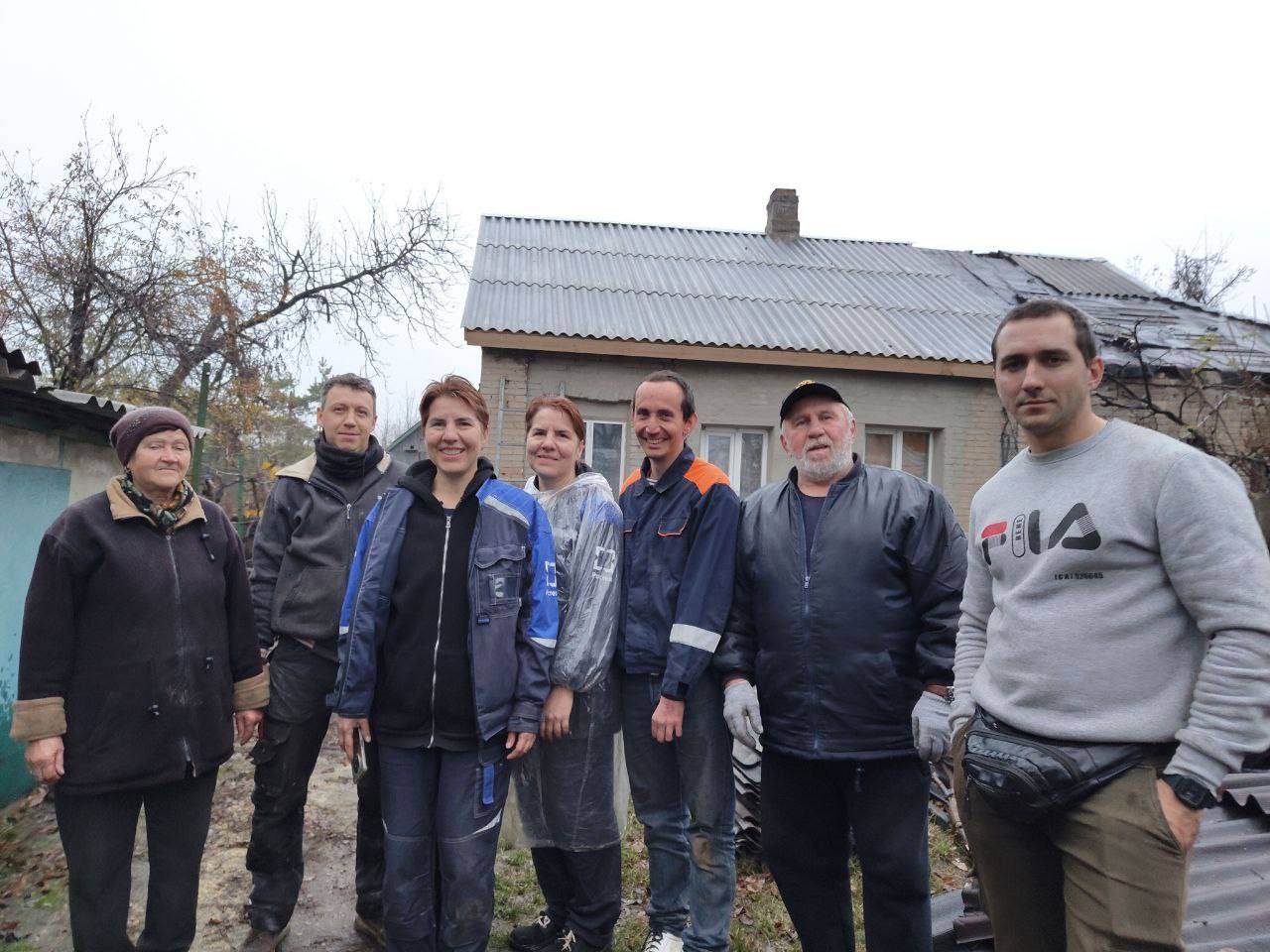 Александр Пеняев: Силами волонтеров в Авдеевке восстановлен еще один дом Александр Пеняев: Силами волонтеров в Авдеевке восстановлен еще один дом